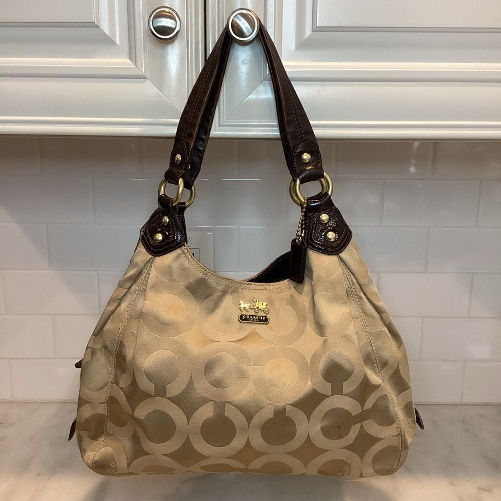 Coach Purse Handbag Madison Maggie OpArt Patent Leather Hobo Bag pocketbook